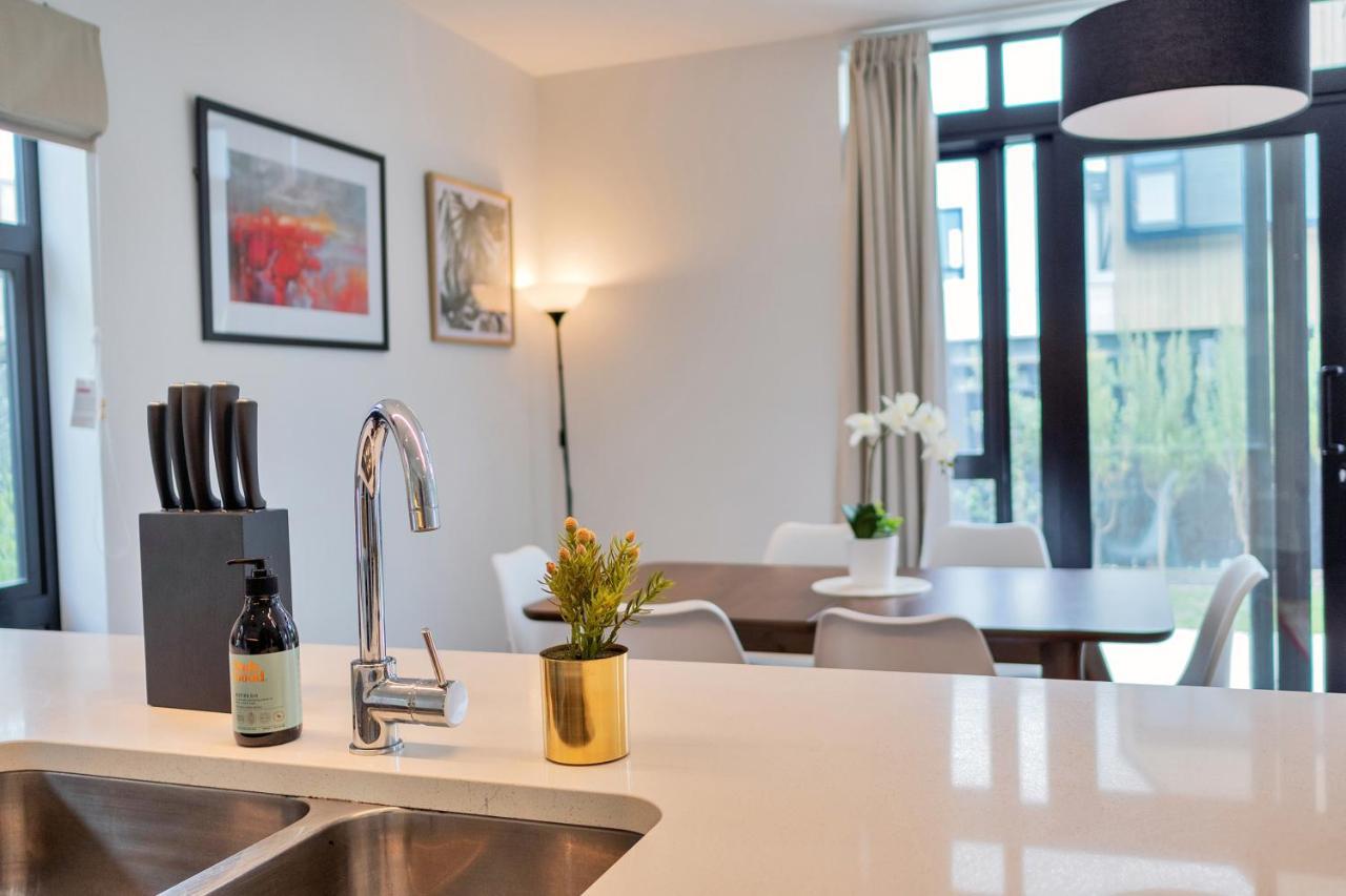 Blissful Breeze Townhouse With Parking And Patio Auckland Exterior foto
