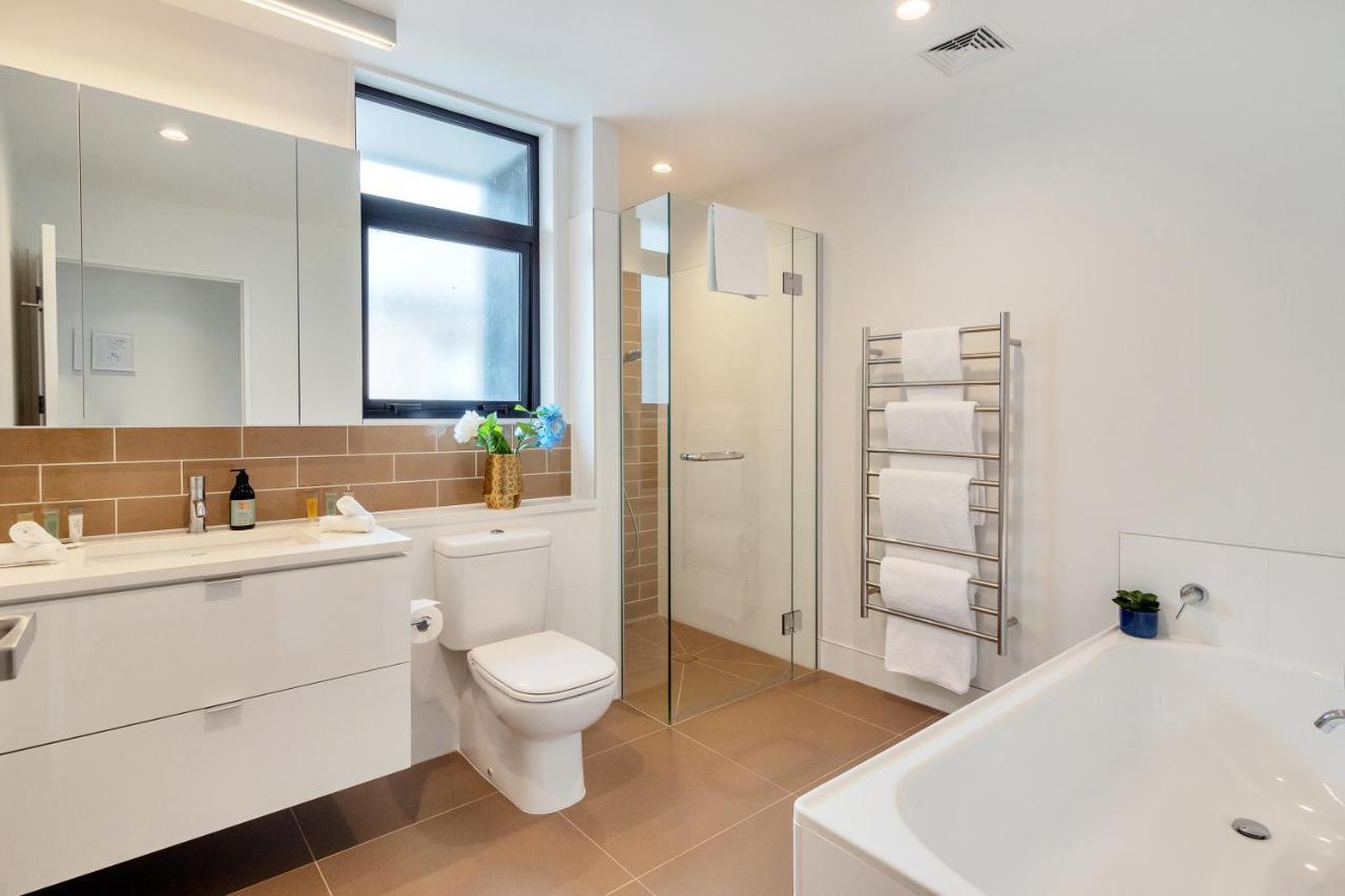 Blissful Breeze Townhouse With Parking And Patio Auckland Exterior foto