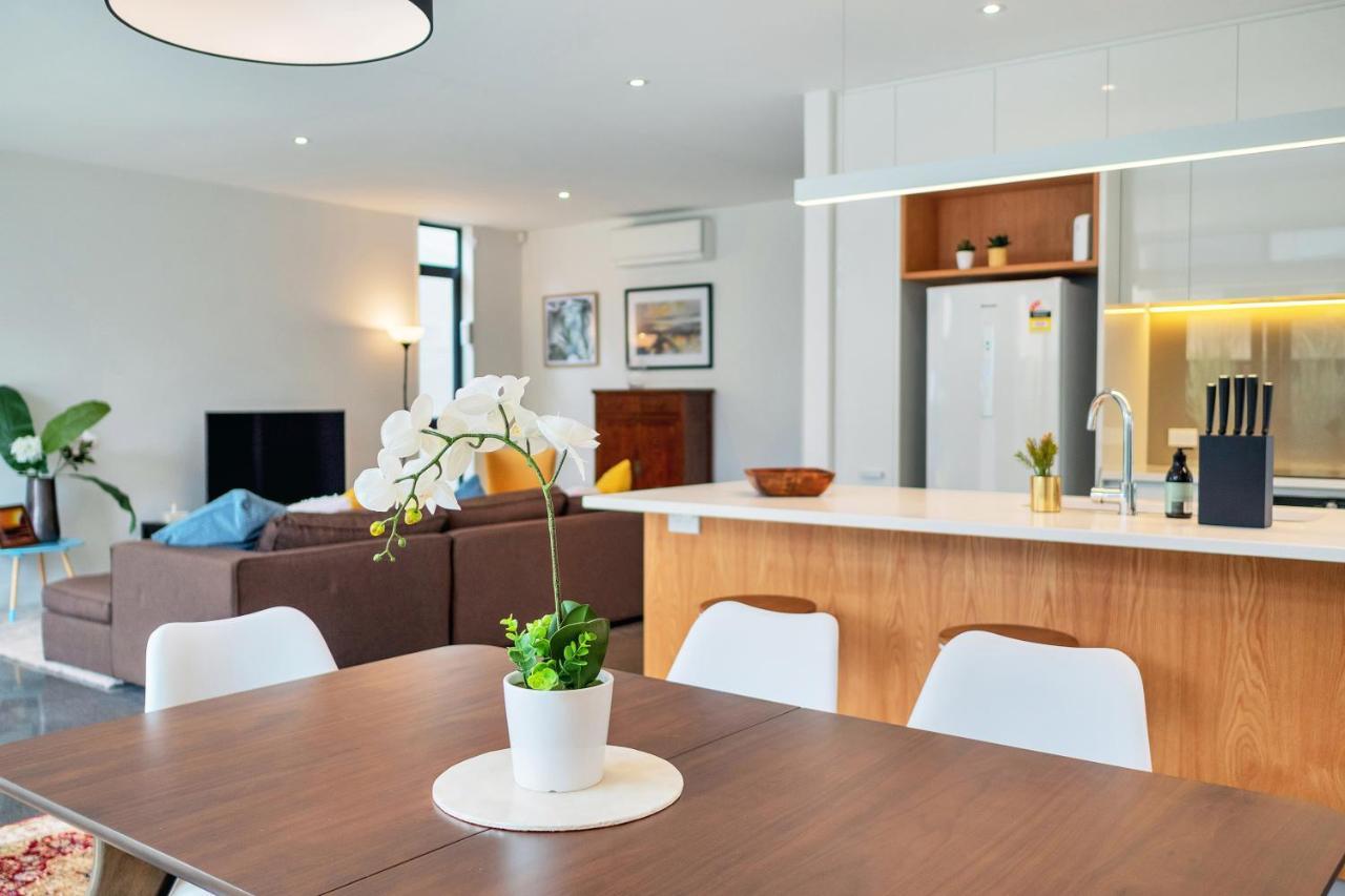 Blissful Breeze Townhouse With Parking And Patio Auckland Exterior foto